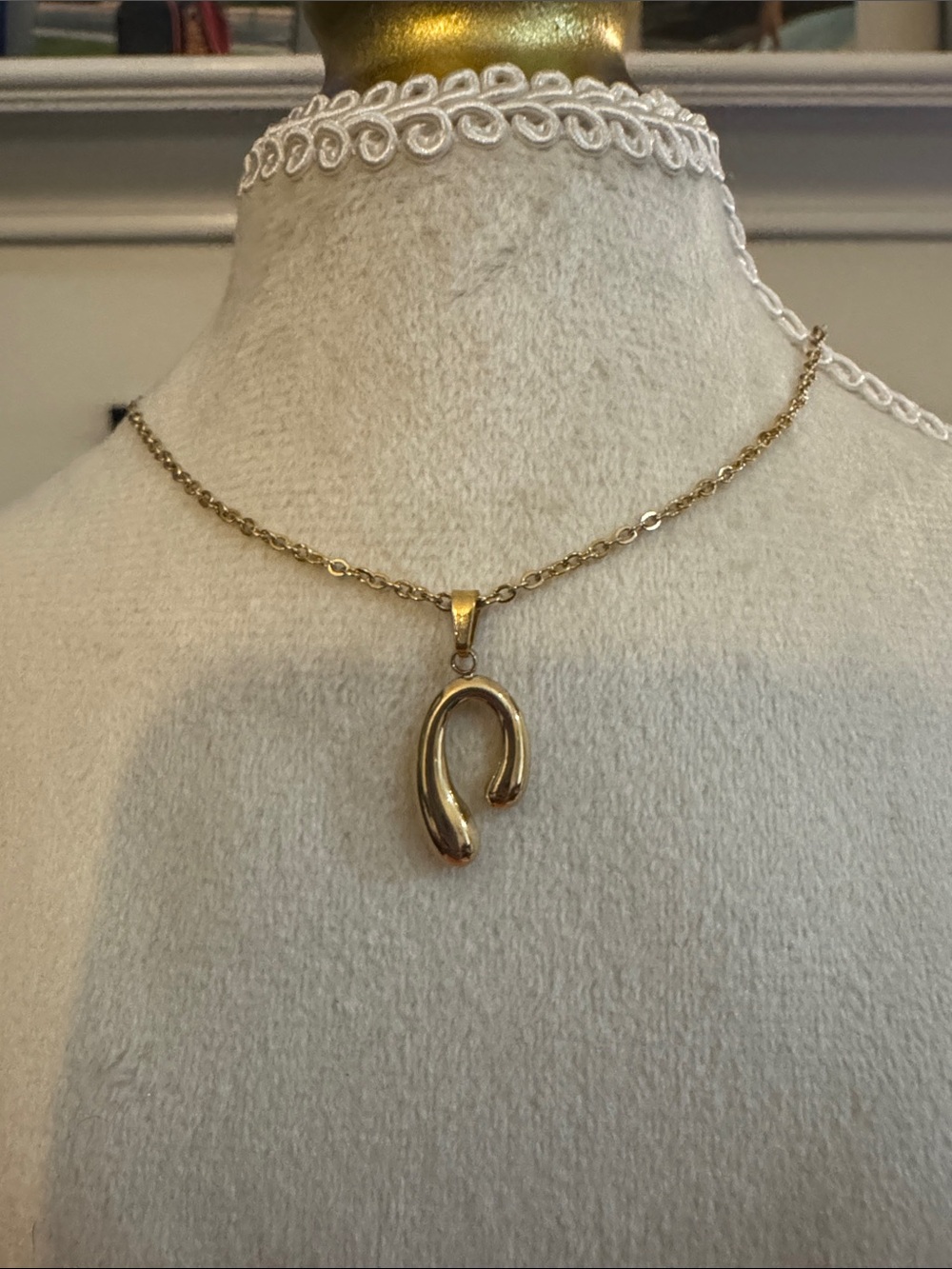 Gold Horseshoe Pendant Necklace - Women Jewelry